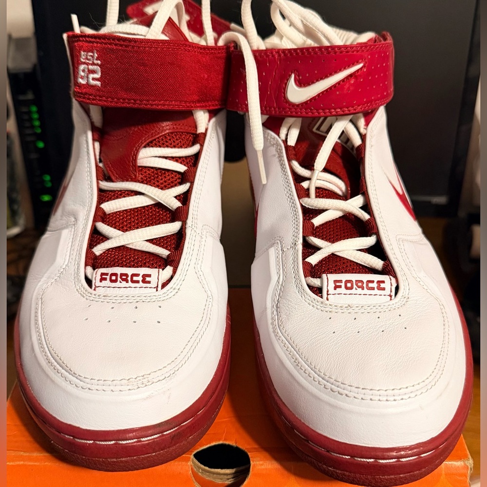 Nike Force - Picture 2 of 10
